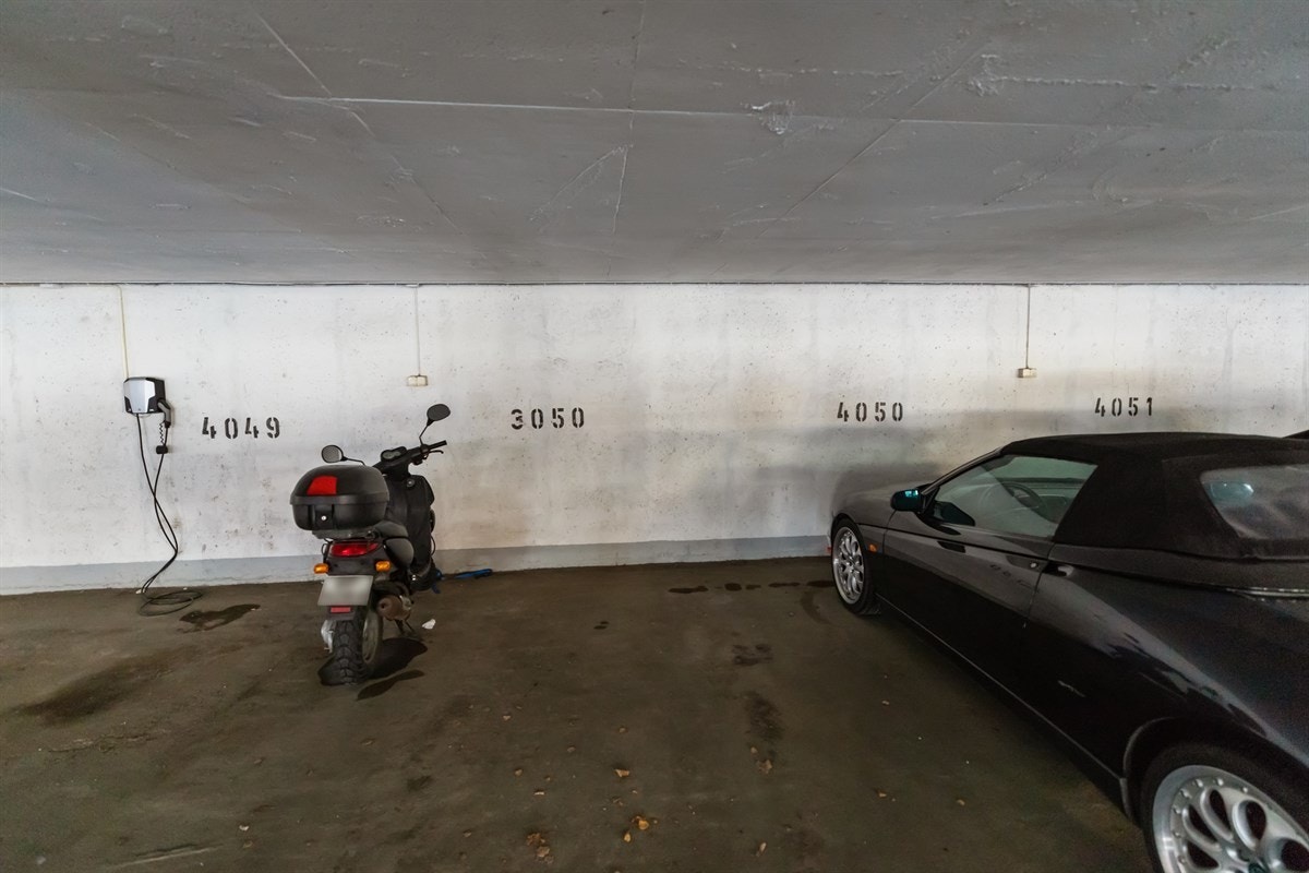 Garasjeplass Galleribilde