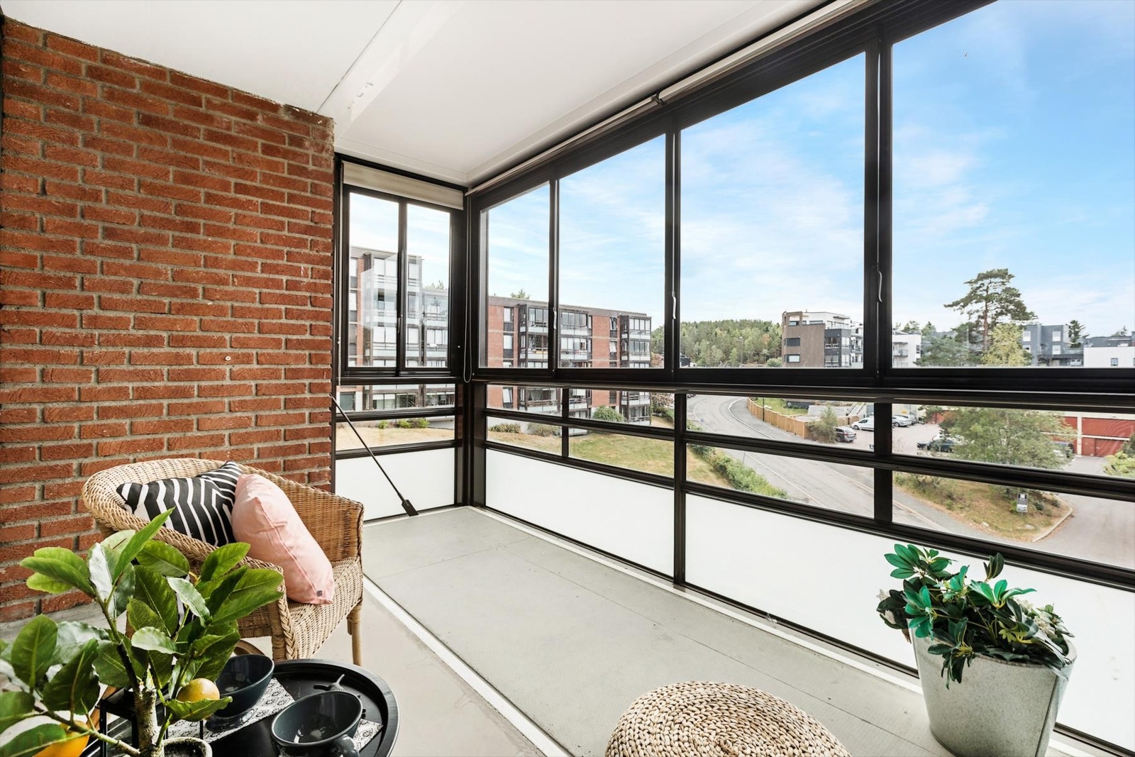 Innglasset balkong med sydvestvendt utsikt Galleribilde