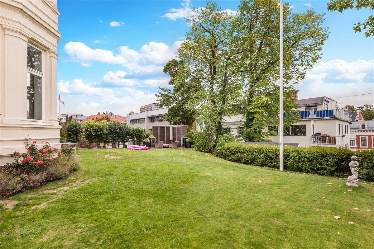 Uteområde på ca 560 kvm. Galleribilde