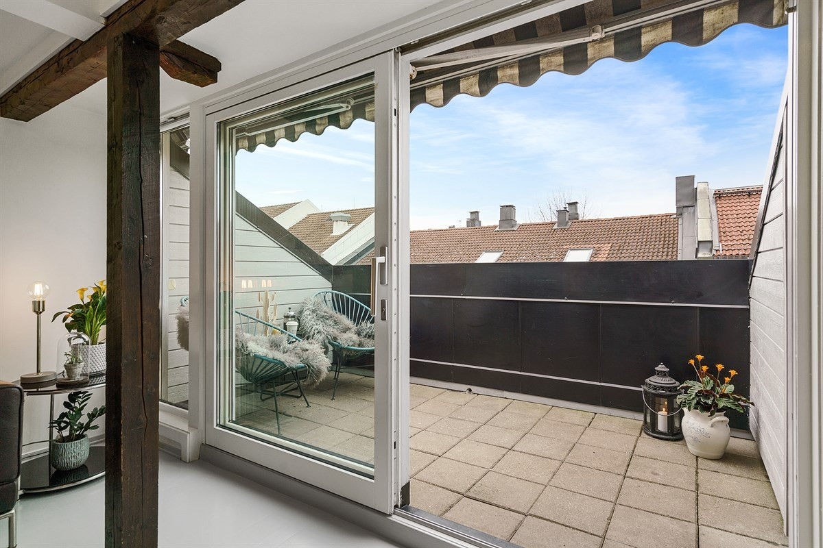 Velkommen til Leirfallsgata 10 A - en lys og luftig loftsleilighet på beste Løkka .