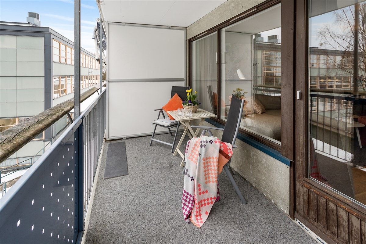 Balkong-/ terrassedør med isolerglass. To-lags isolerglass fra 1975 Galleribilde