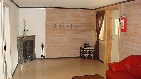 Stue med peisovn. Galleribilde