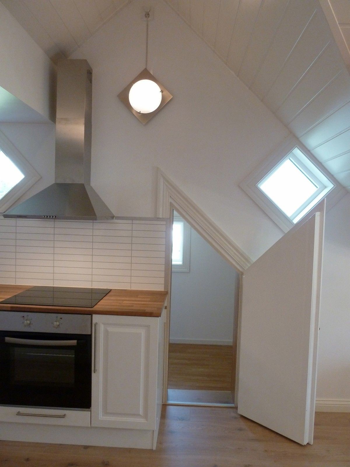 Inngang walk-in closet/bod Galleribilde