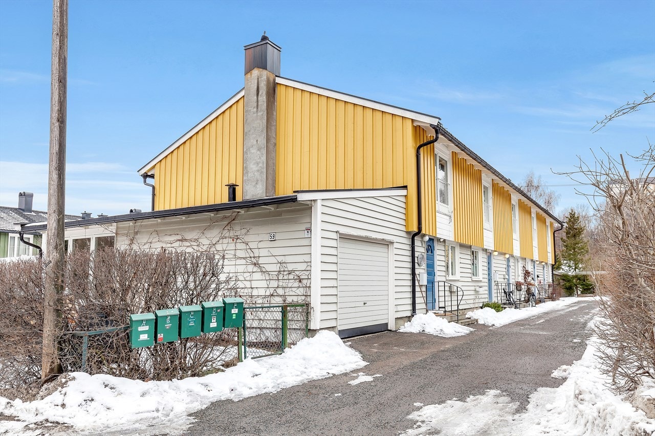 Sognsletta Huseierforening består av 62 boliger fordelt på 12 rekker der hver bolig har eget gårds- og bruksnummer. Bygningsmassen er velholdt og det er god økonomistyring. Galleribilde