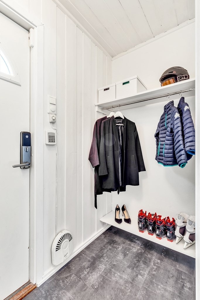 Entré med ny inngangsdør. Galleribilde