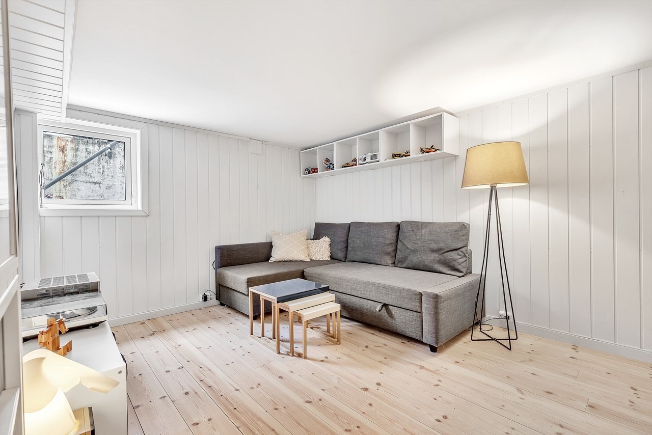 Kjellerstue. Galleribilde