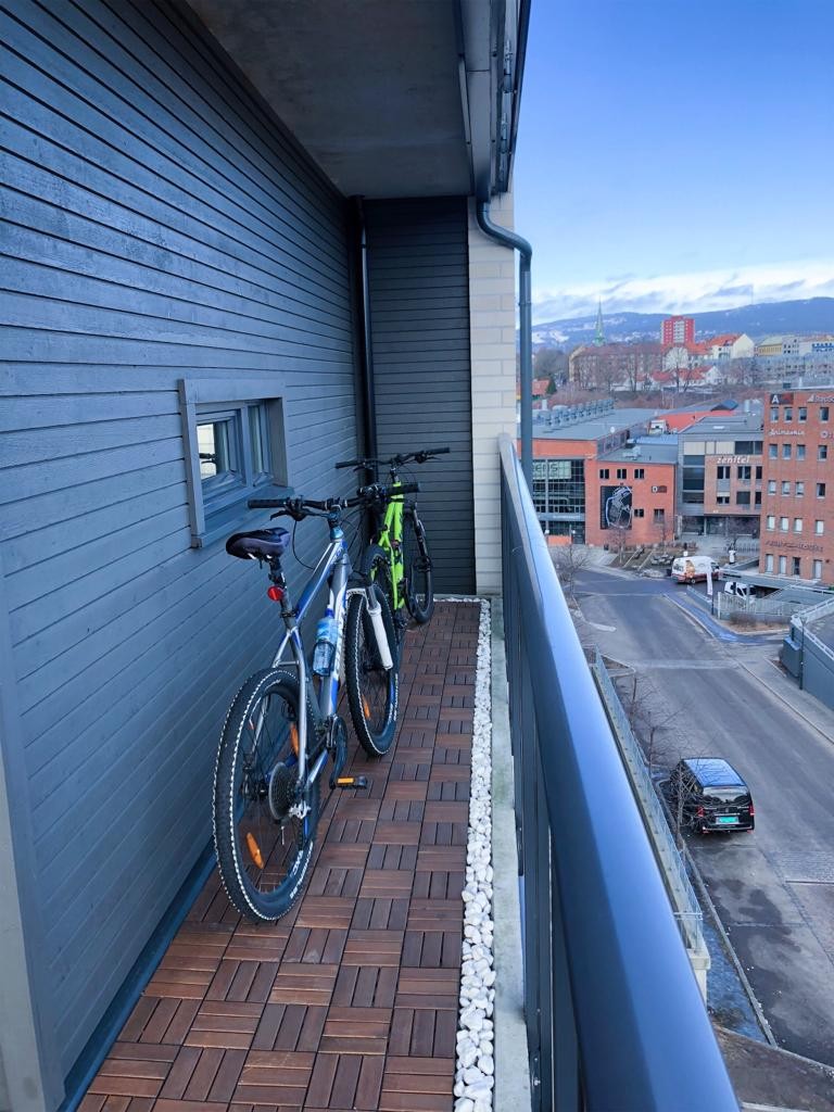 Balkong 1. Myrens i bakgrunnen. Holmenkollen i horisonten Galleribilde
