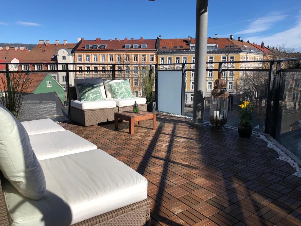 Balkong 1. på hele 21,5 m2 Galleribilde
