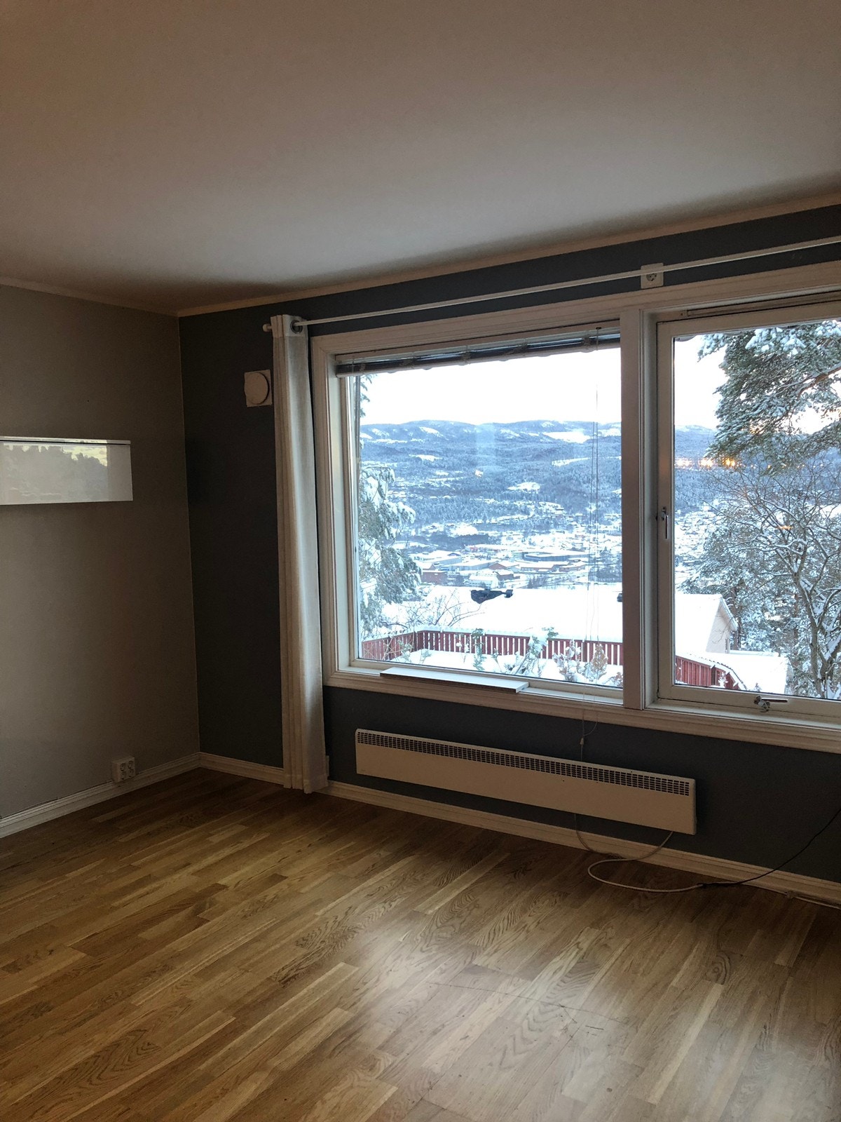 vinduer på stue Galleribilde