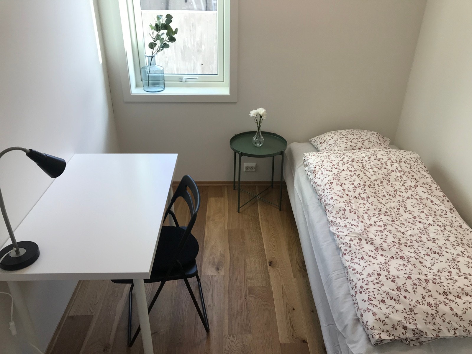 Rom 3, dør inn fra Stue Galleribilde