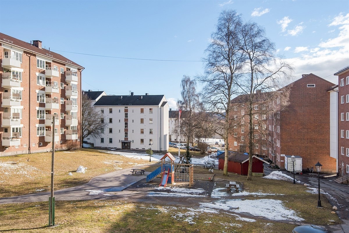 Utsikt over nærområdet og de hyggelige fellesarealene. Galleribilde
