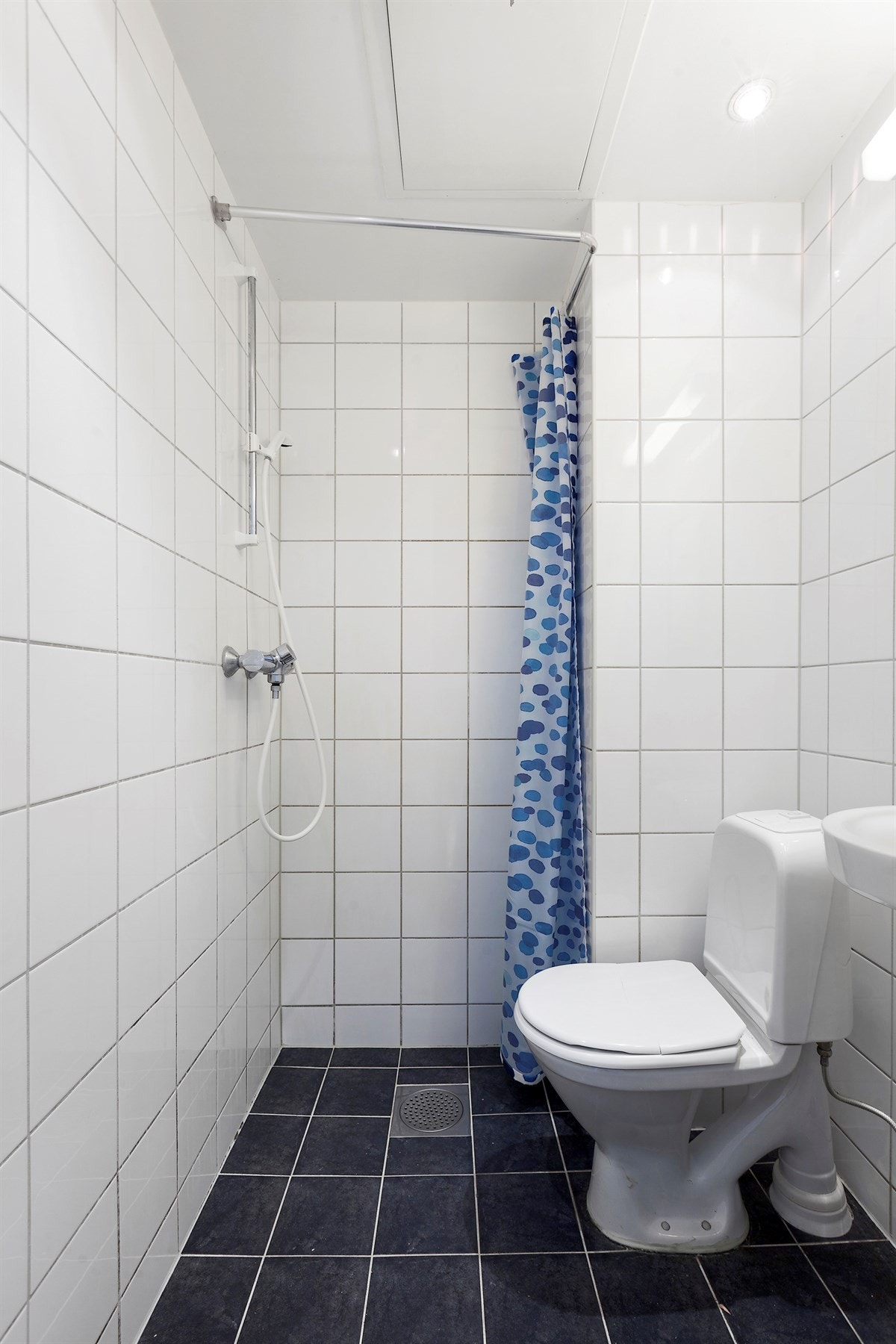 Flislagt baderom fra 2005, oppusset i regi av borettslaget Galleribilde