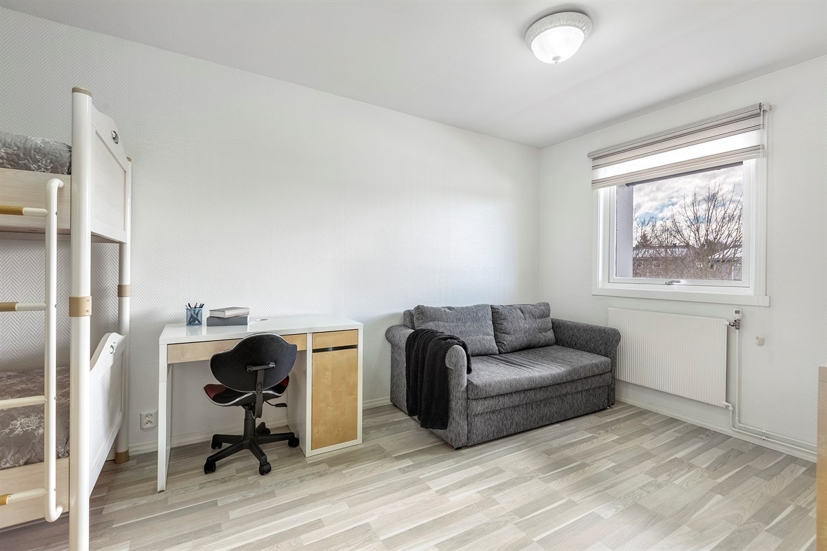 Soverom tilpasset barna. Her kan de både gjøre lekser og ha venner på besøk. Galleribilde