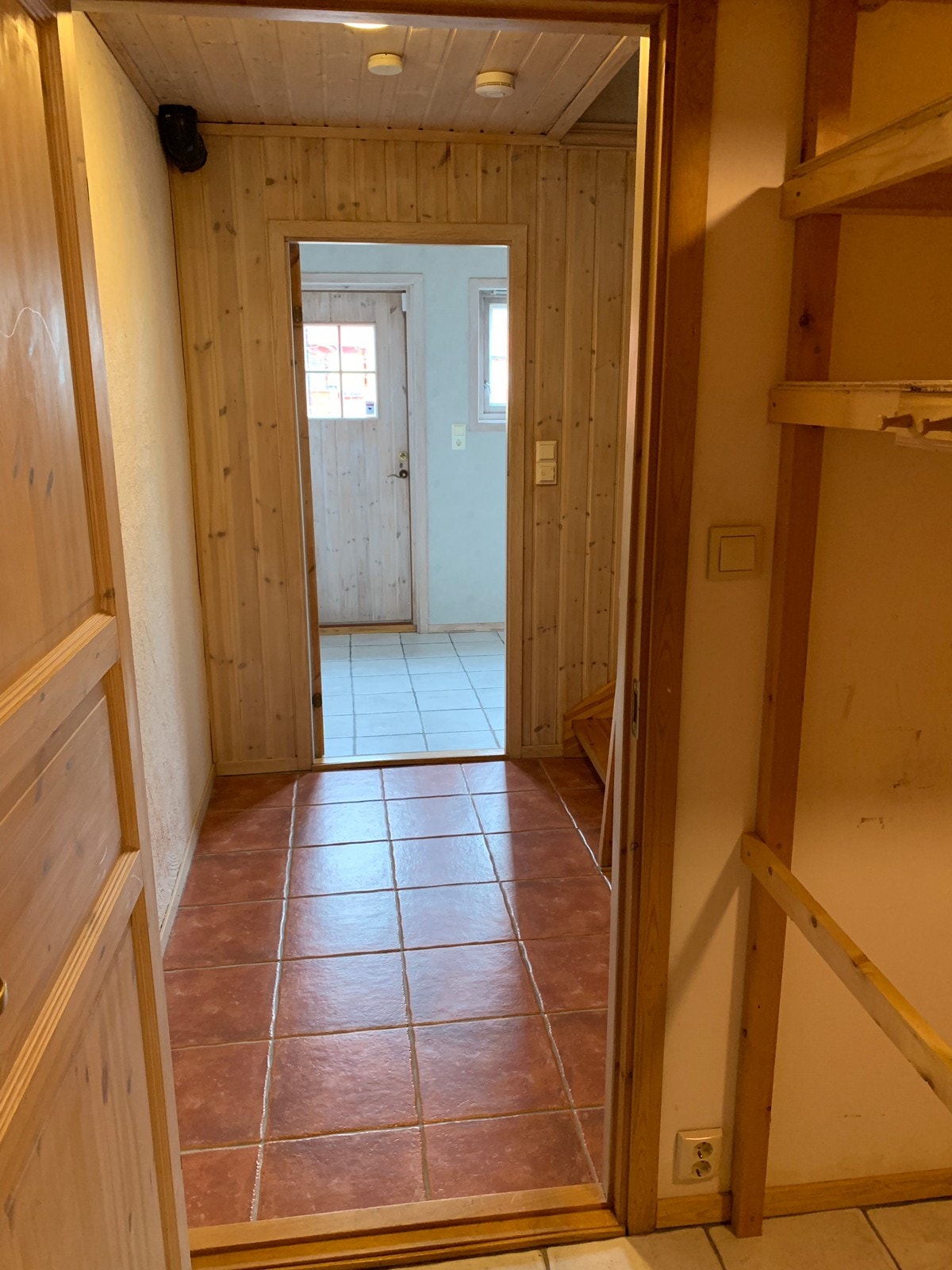 Gang kjeller. Galleribilde