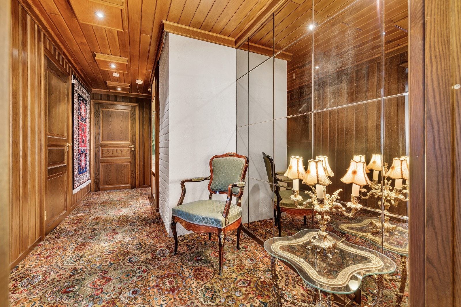 Gangen i 2.etg på ca. 17 kvm. Galleribilde