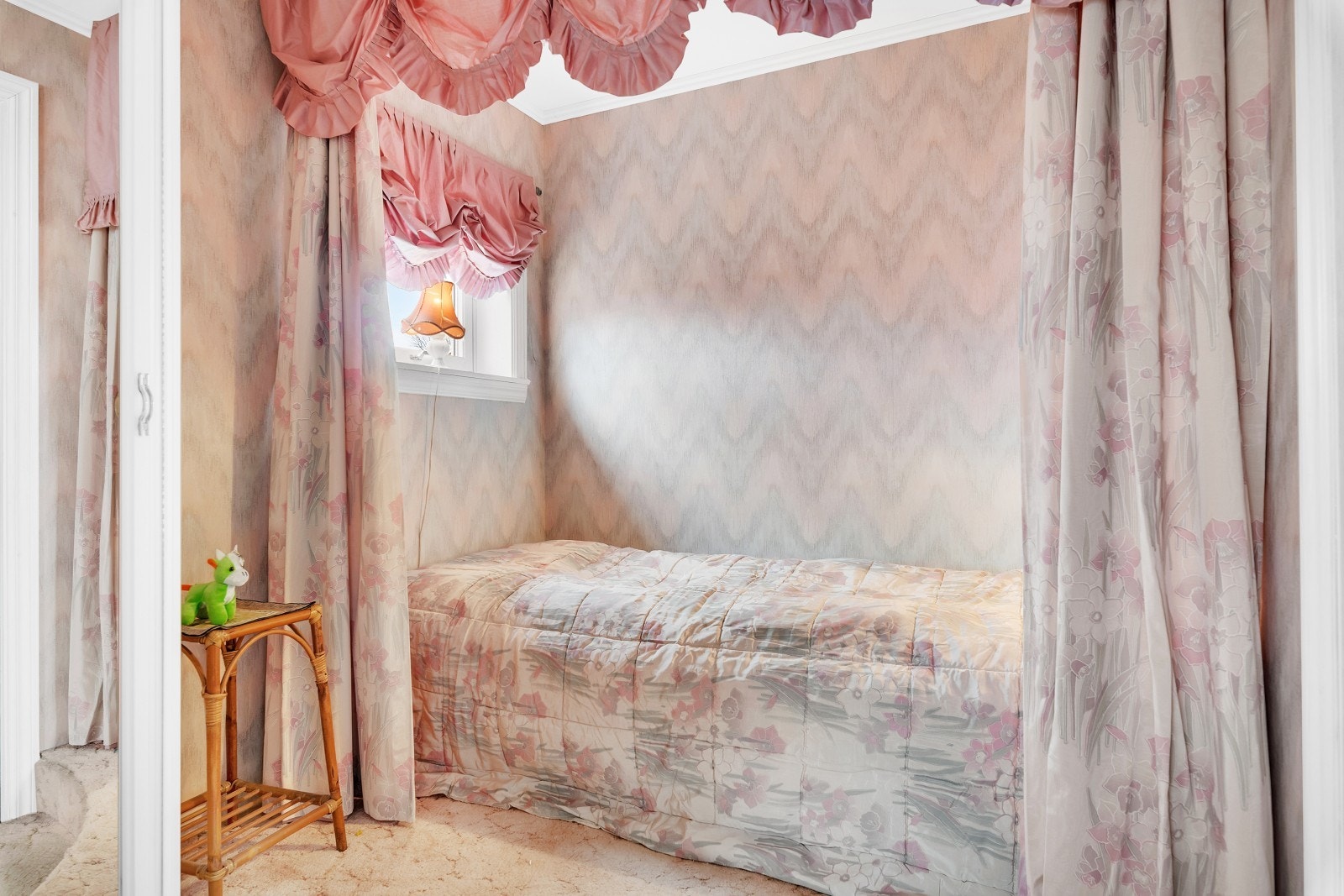 Soverom 2 av 3 har sovealkove. Galleribilde