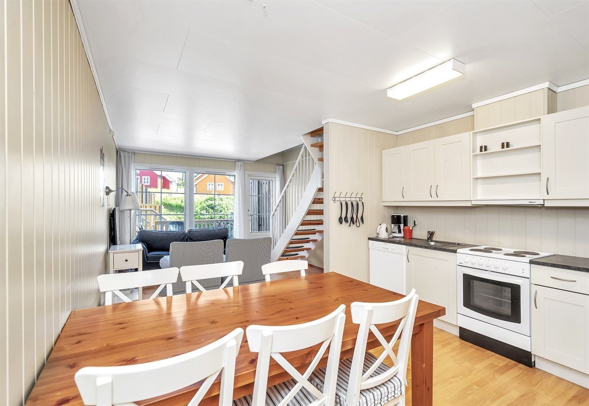 Lys stue og kjøkken i ett. Galleribilde