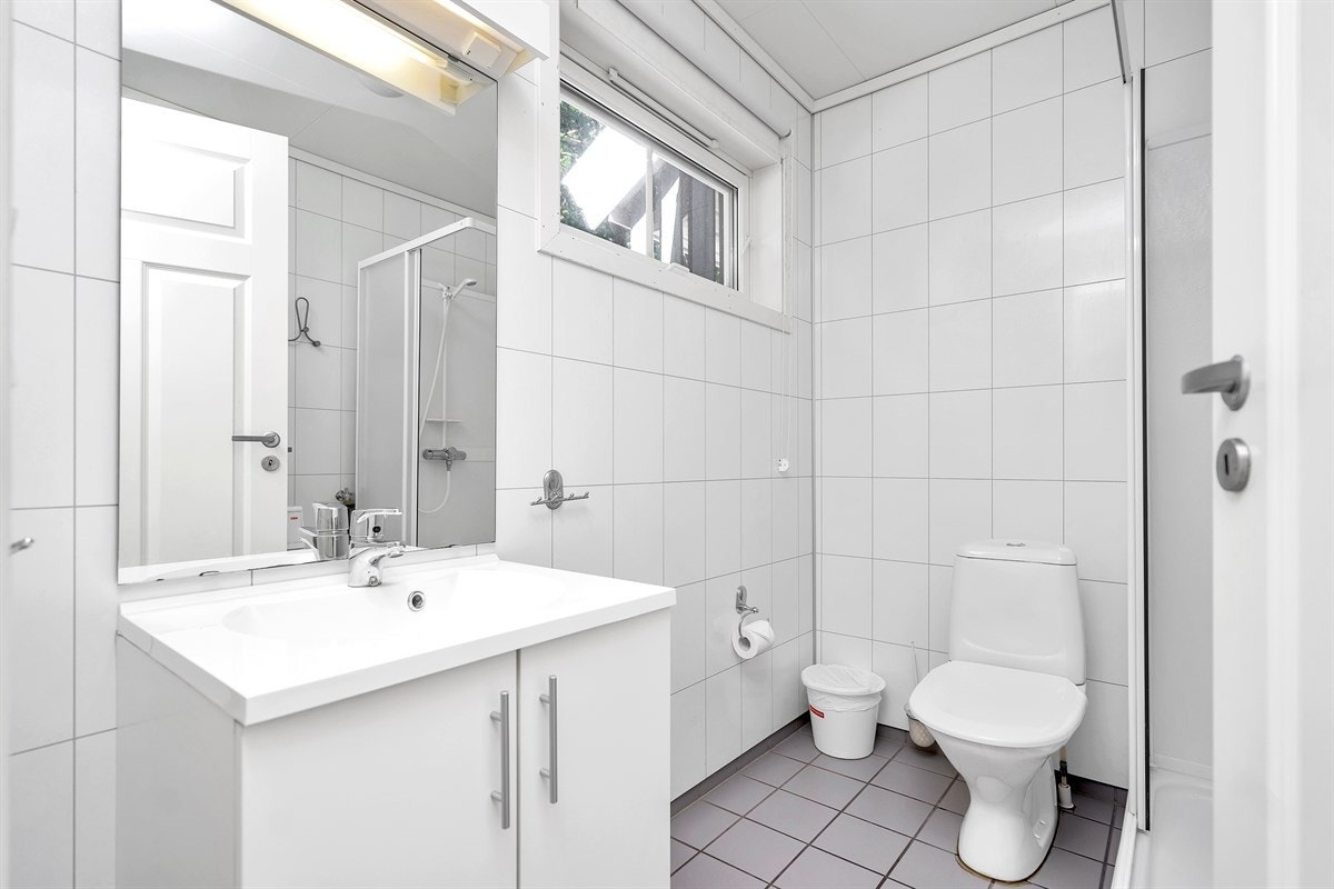 Flislagt bad og vaskerom Galleribilde