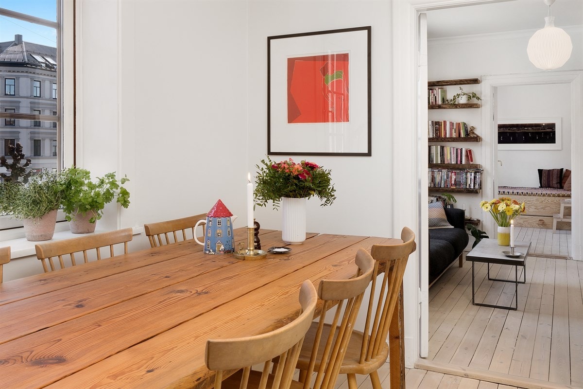 God plass til å invitere venner og familie til hyggelige middagsselskaper. Galleribilde