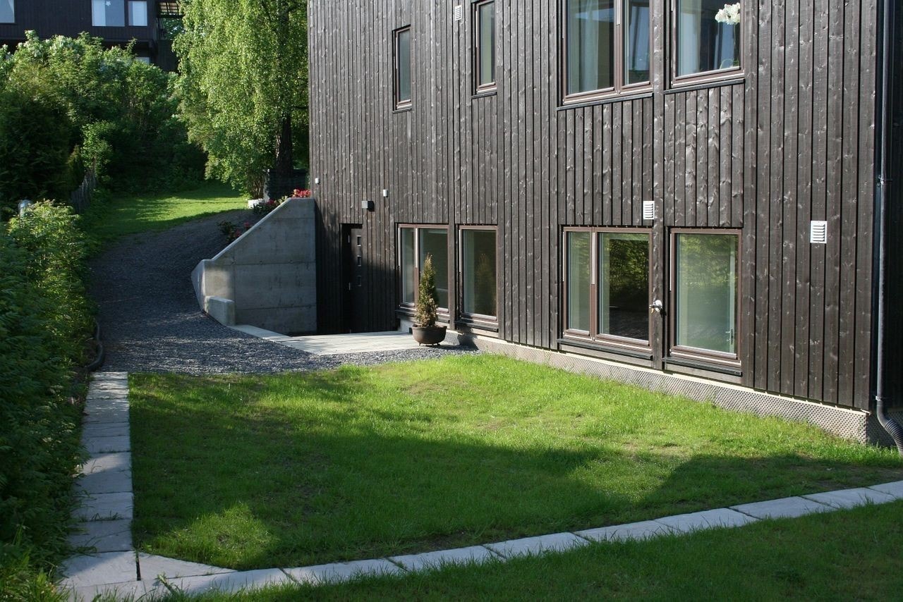 Inngang med uteplass / Entrance with outside area Galleribilde