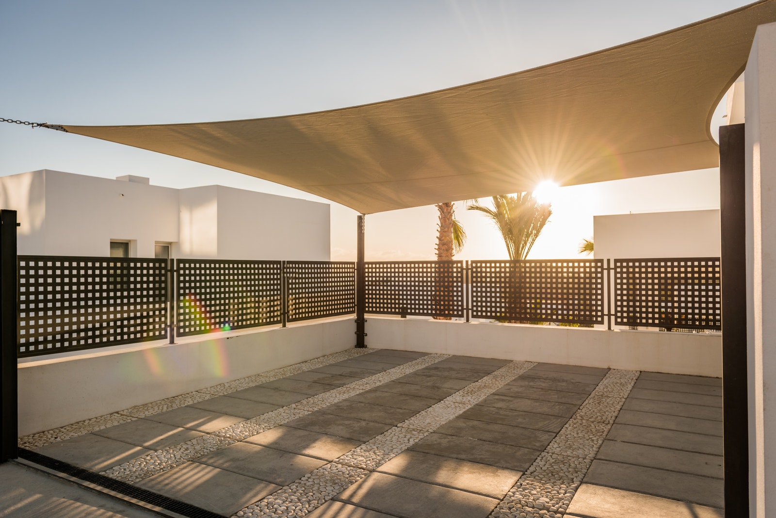 Off-street parking in the shade (2 cars) Galleribilde