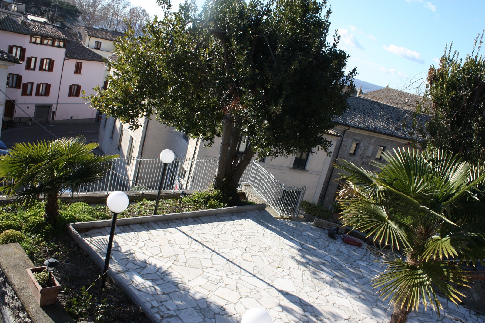 Uteområdet Galleribilde