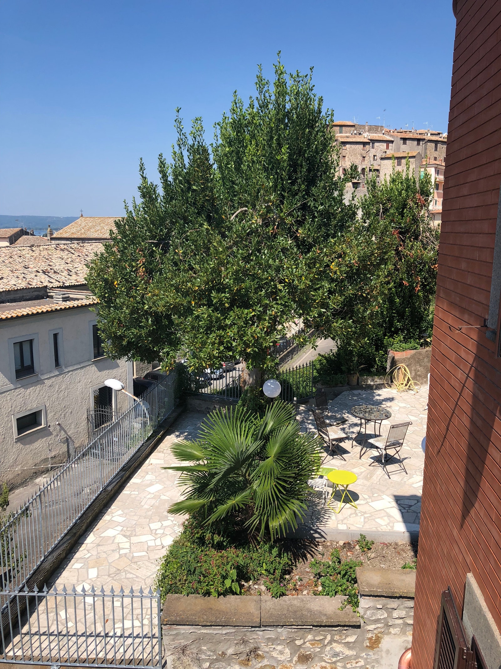 Utsikt fra balkong Galleribilde