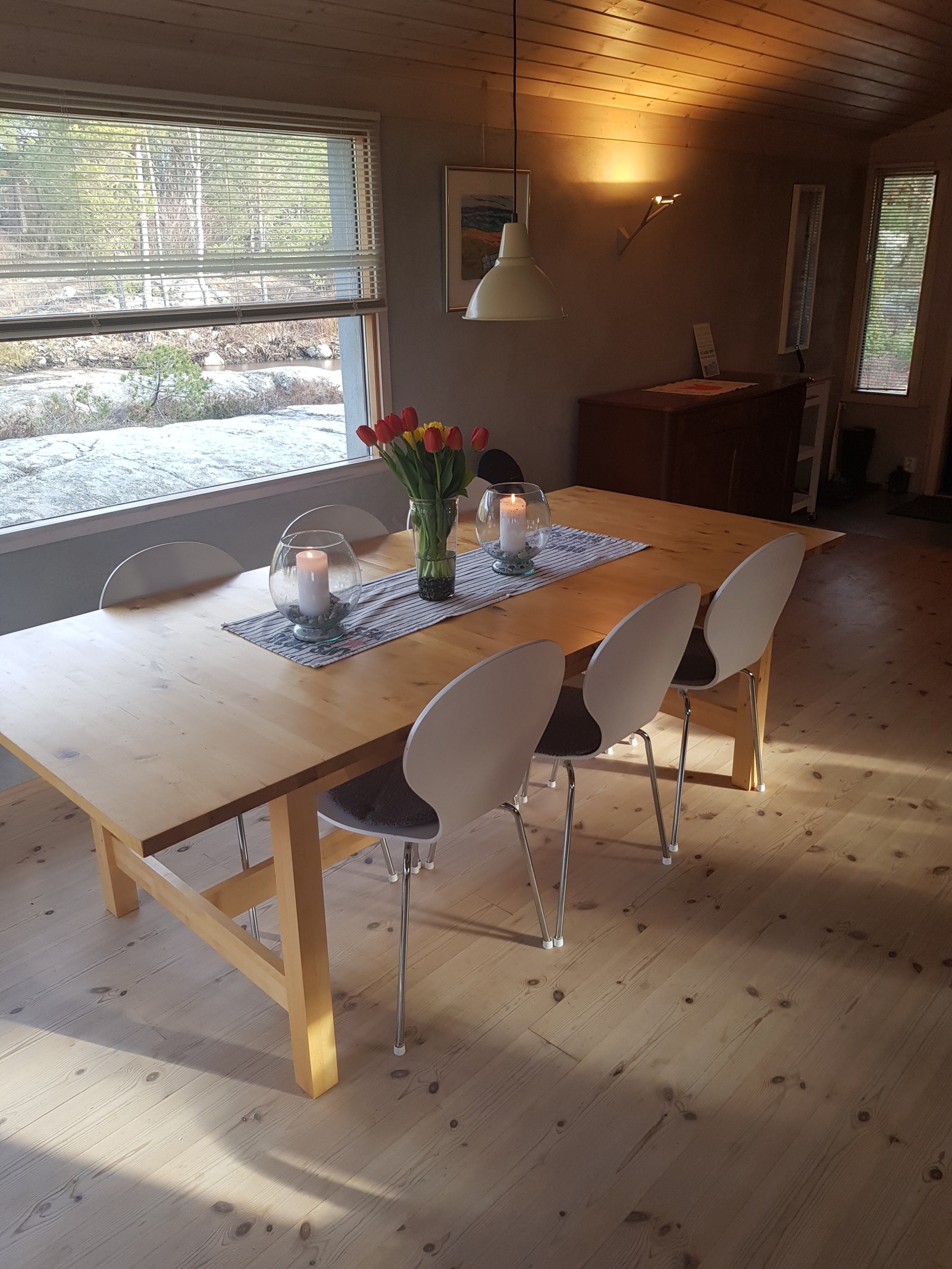 Spiseplass i stue Galleribilde