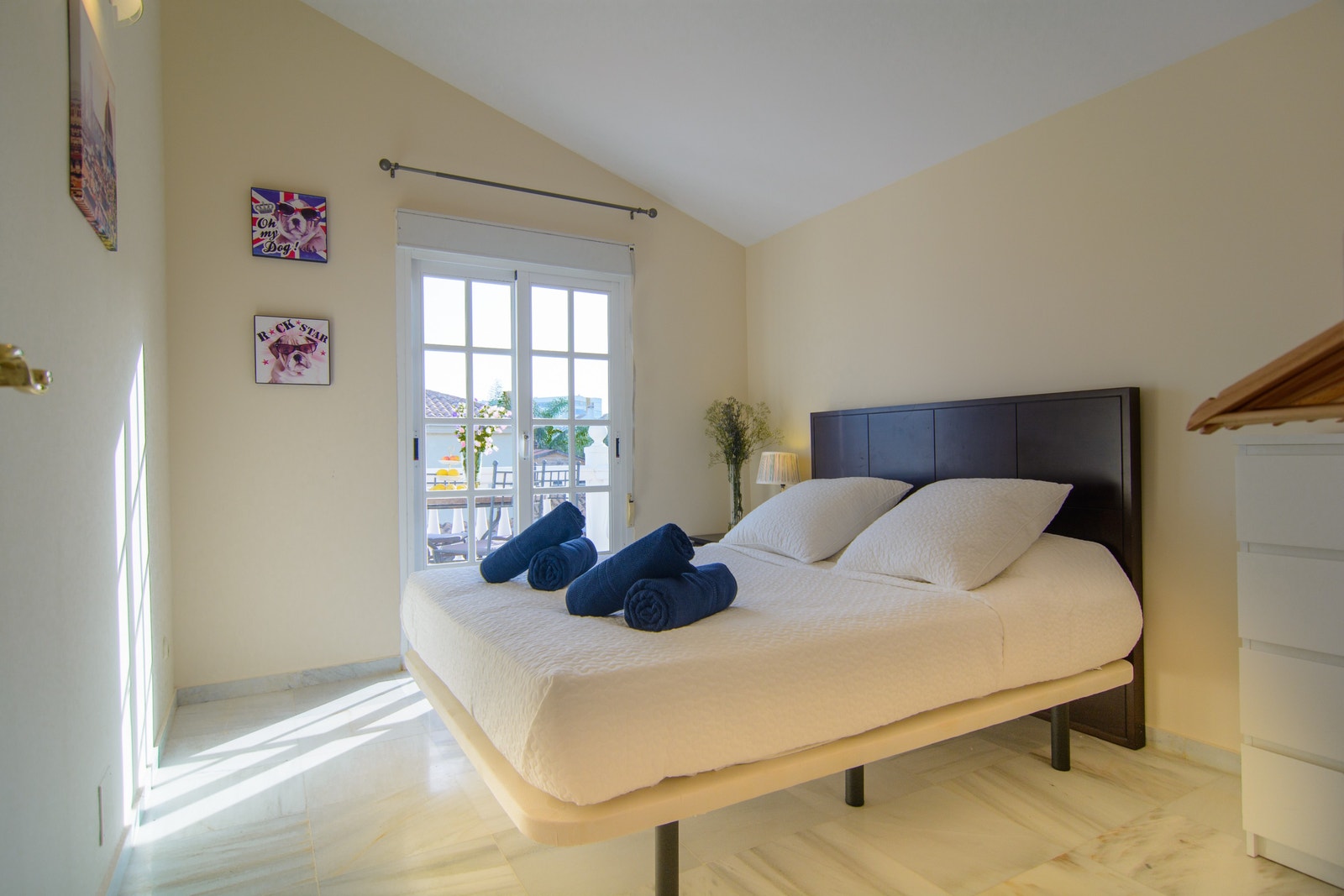 Soverom 5 med utgang til terrasse Galleribilde