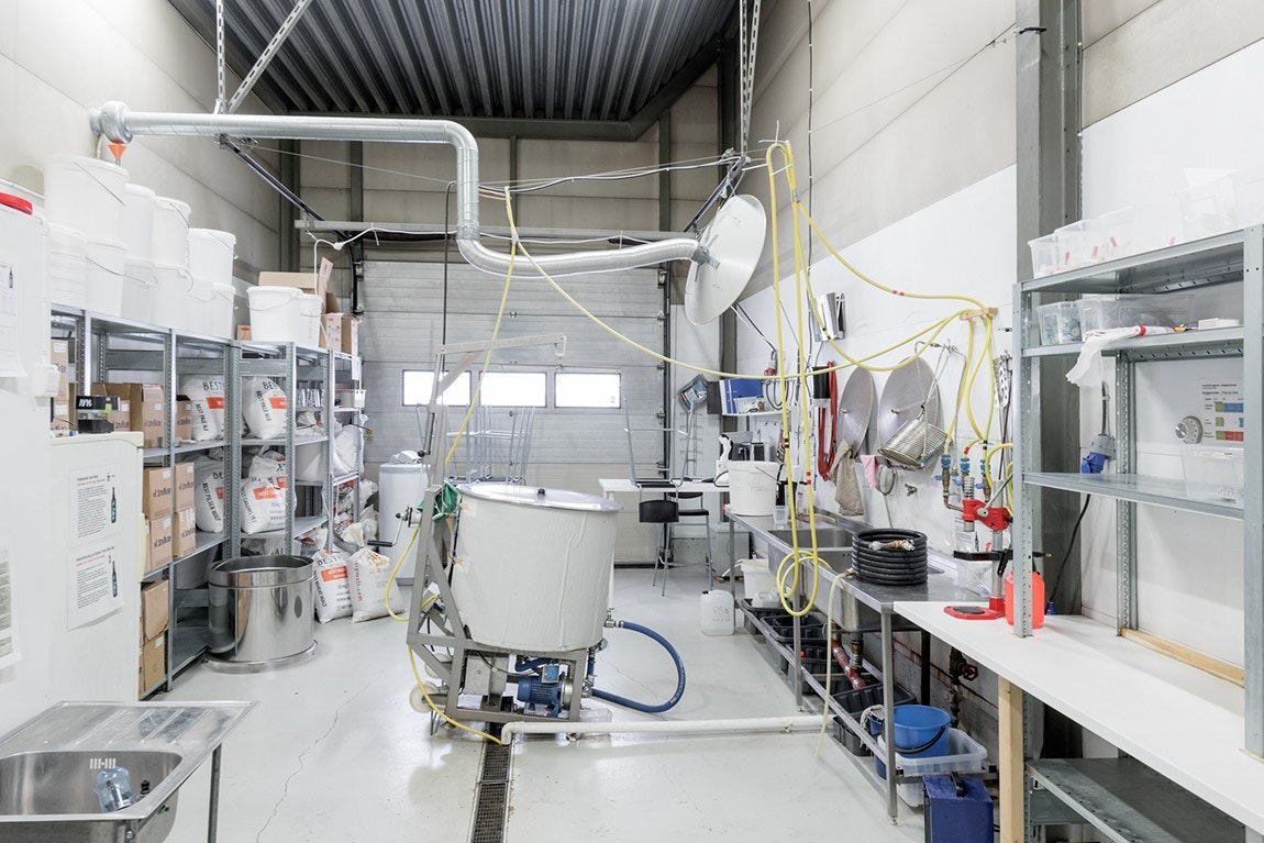 Vaskehall, idag utleid til bryggeri Galleribilde