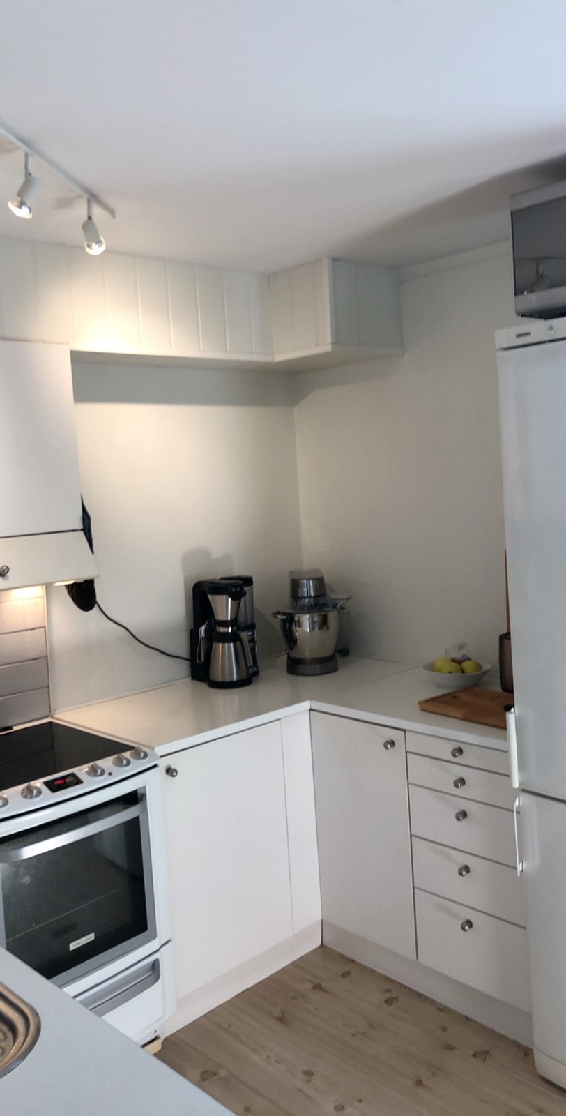 Moderne komfyr med keramisk topp Galleribilde