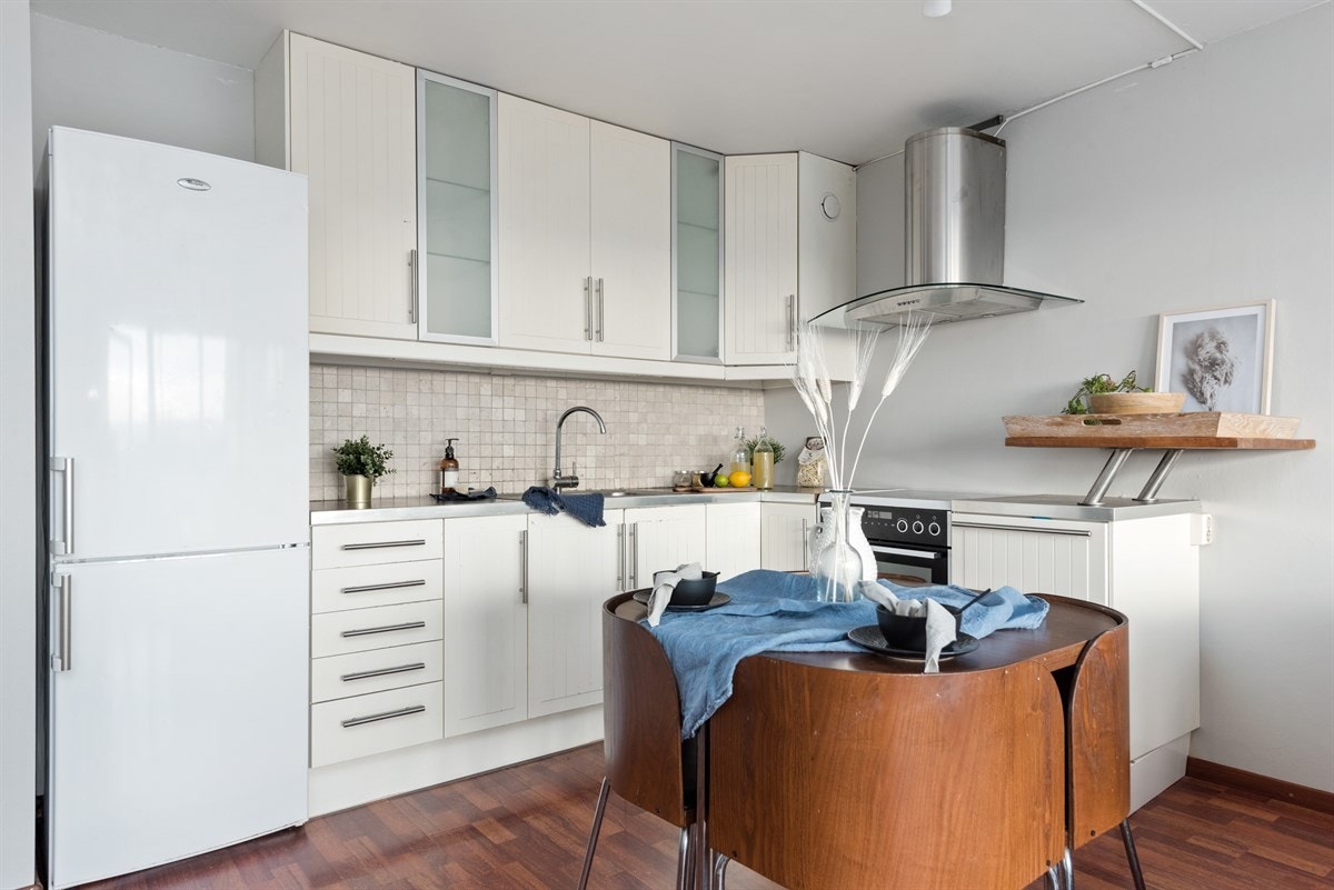 Kjøkken med spiseplass Galleribilde