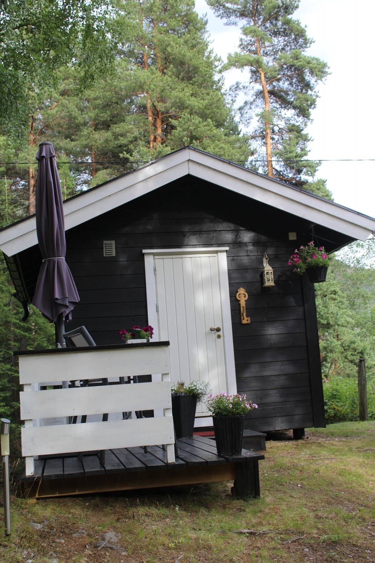 Sommerbilde av anneks Galleribilde