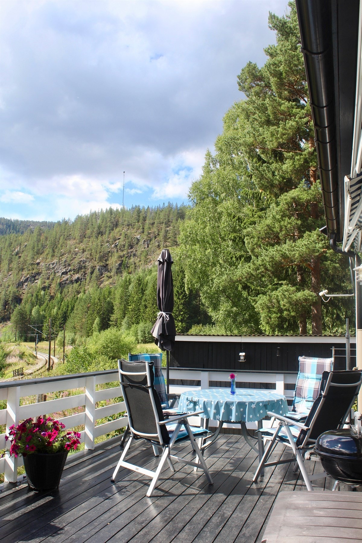 Solrik og flott veranda Galleribilde