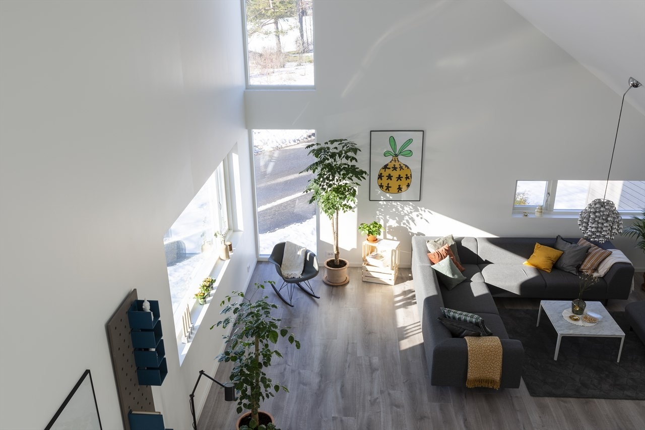 Hemsen er på ca. 11,3 kvm, med åpning ned mot stue. Galleribilde