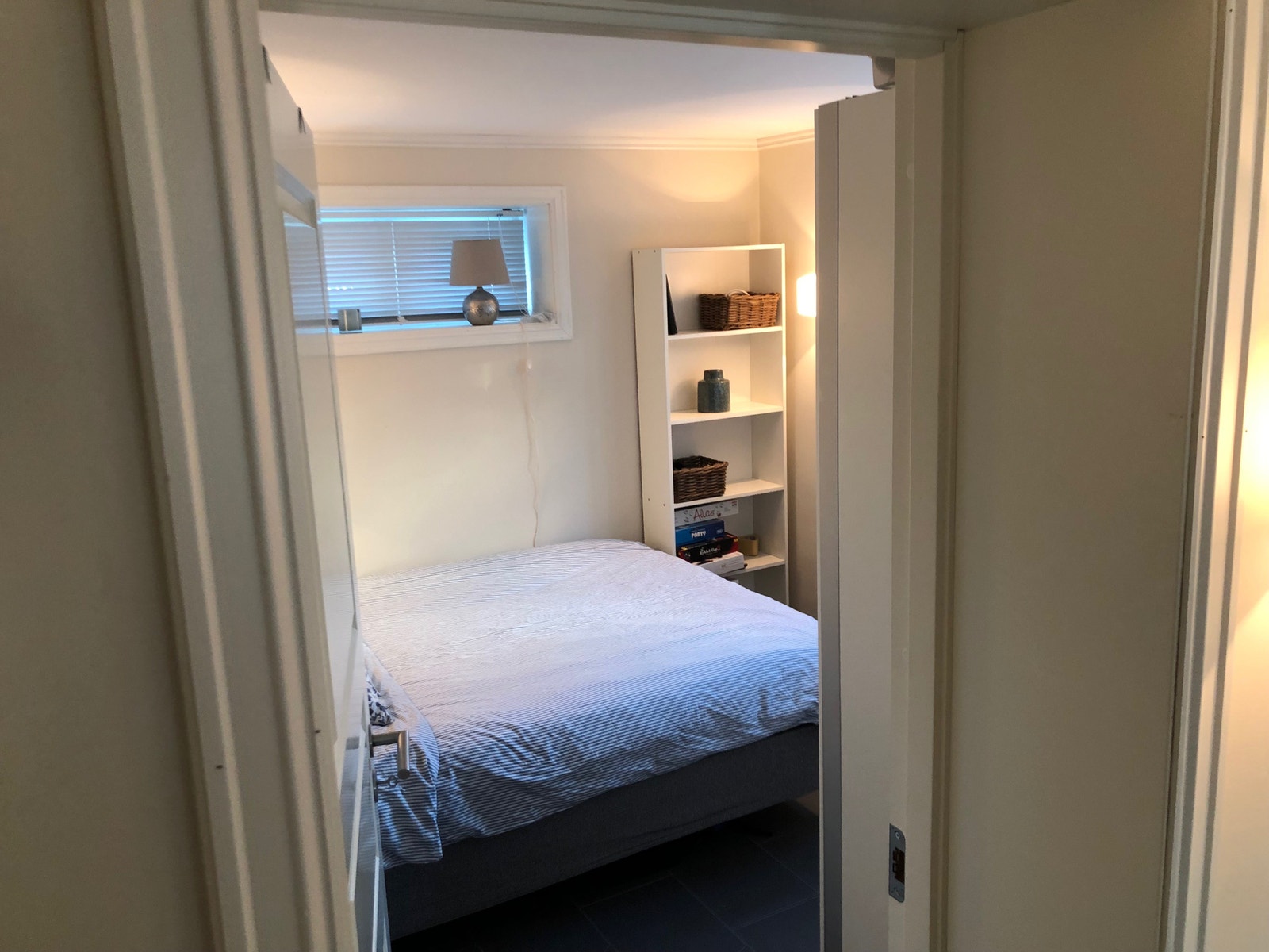 Soverom tatt fra stue Galleribilde