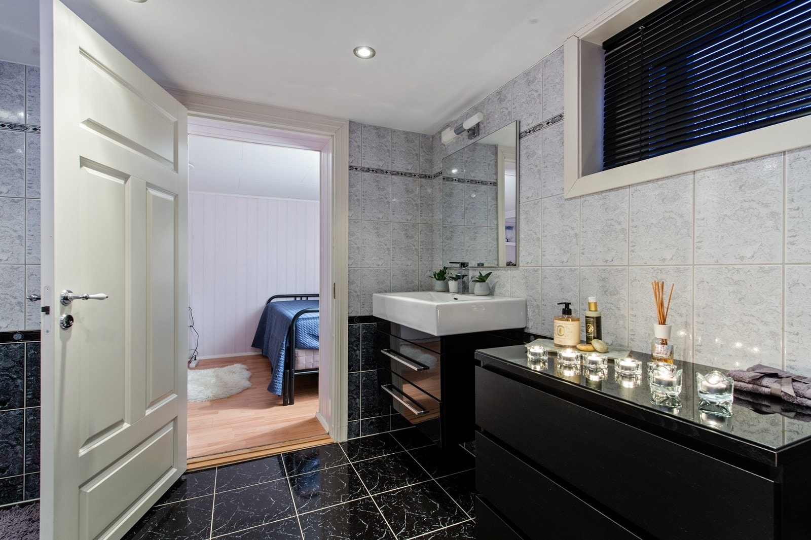 Stemningsbilde bad underetasje. Galleribilde