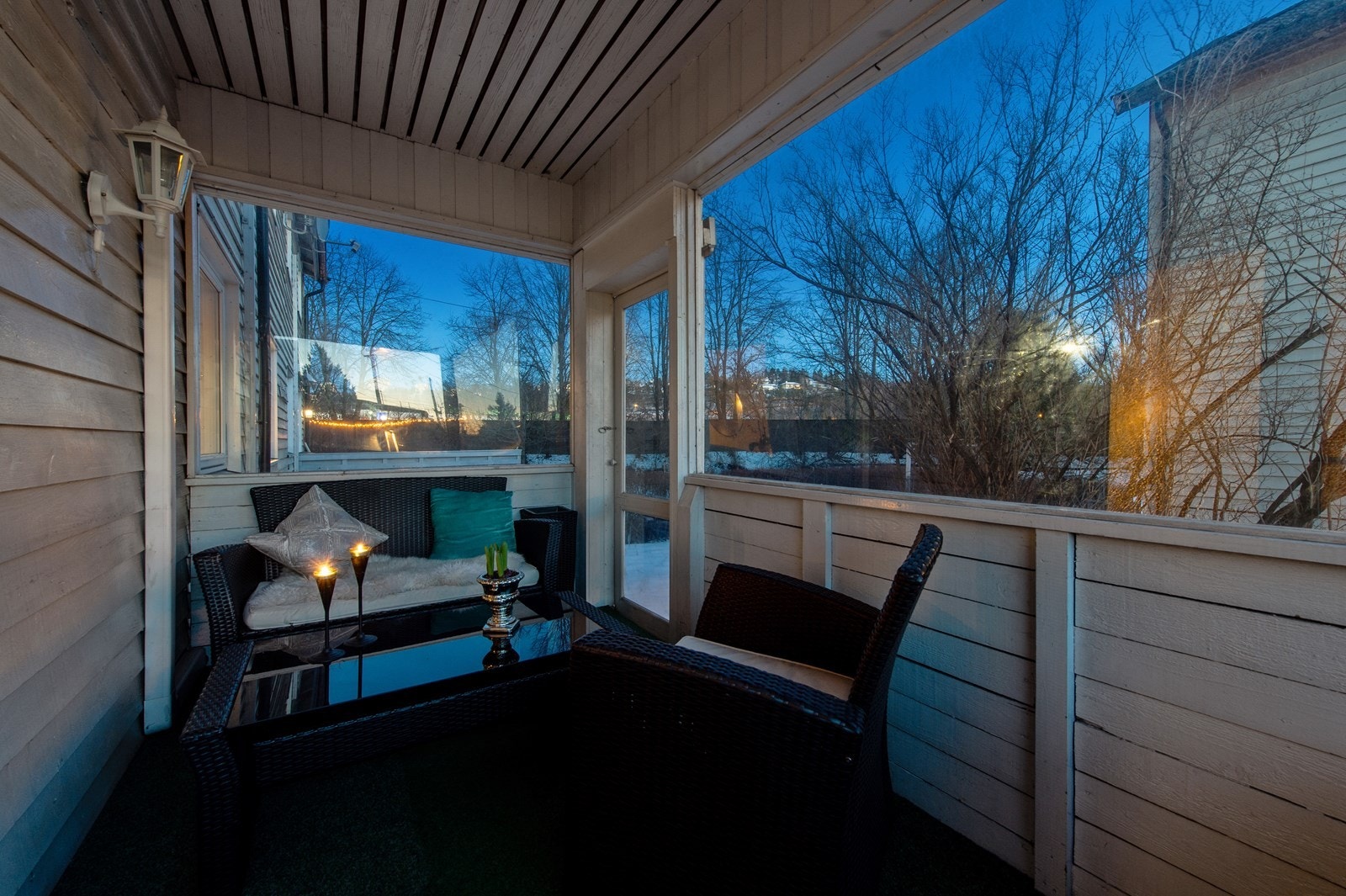 Veranda fungerer som en forlengelse av stuen store deler av året. Galleribilde