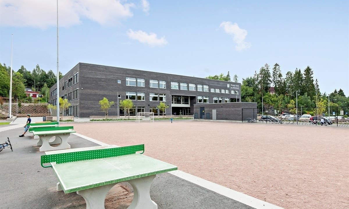 Kort gangvei til Nesøya skole med idrettshall - ny i 2015 Galleribilde