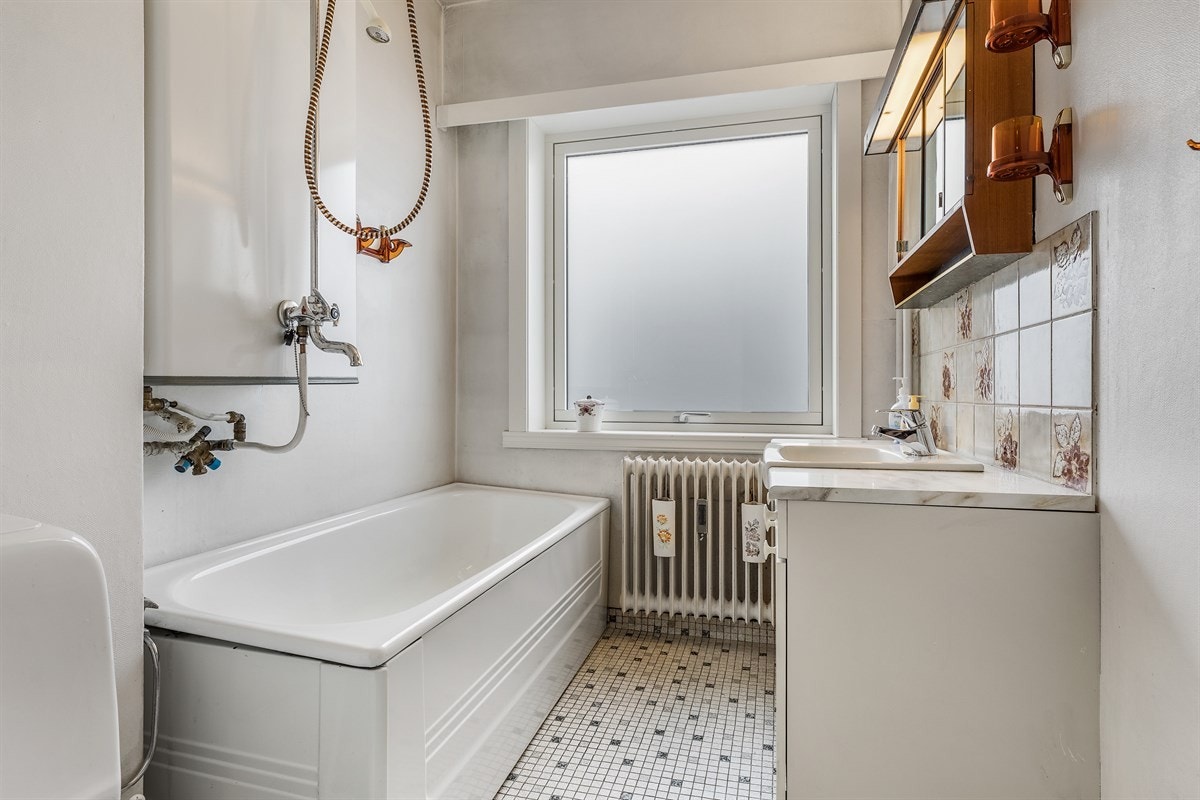 Eldre bad med #retro-stil" Galleribilde