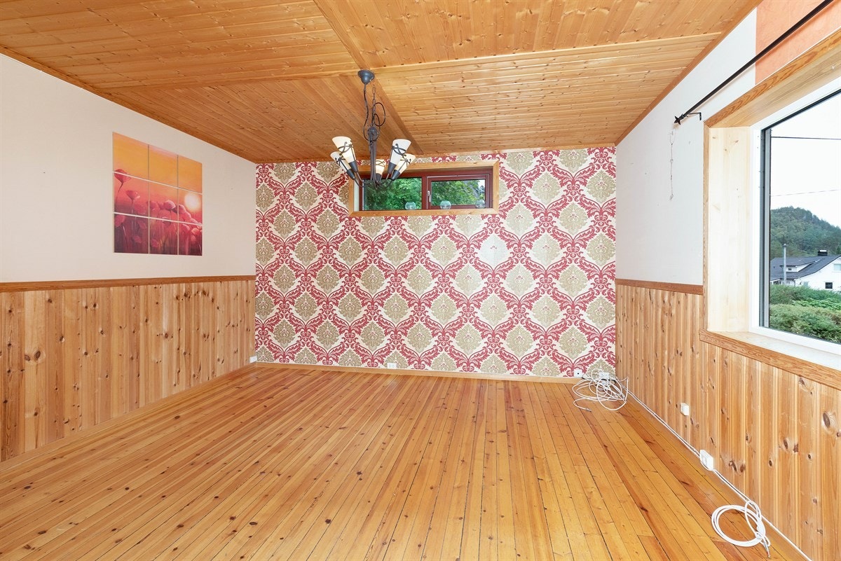 Romslig tv-stue Galleribilde