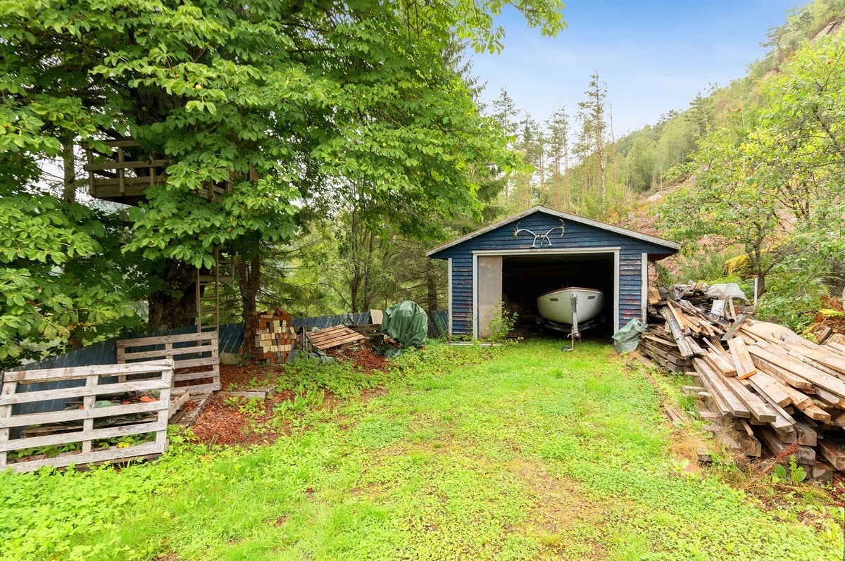 Enkel frittstående garasje Galleribilde