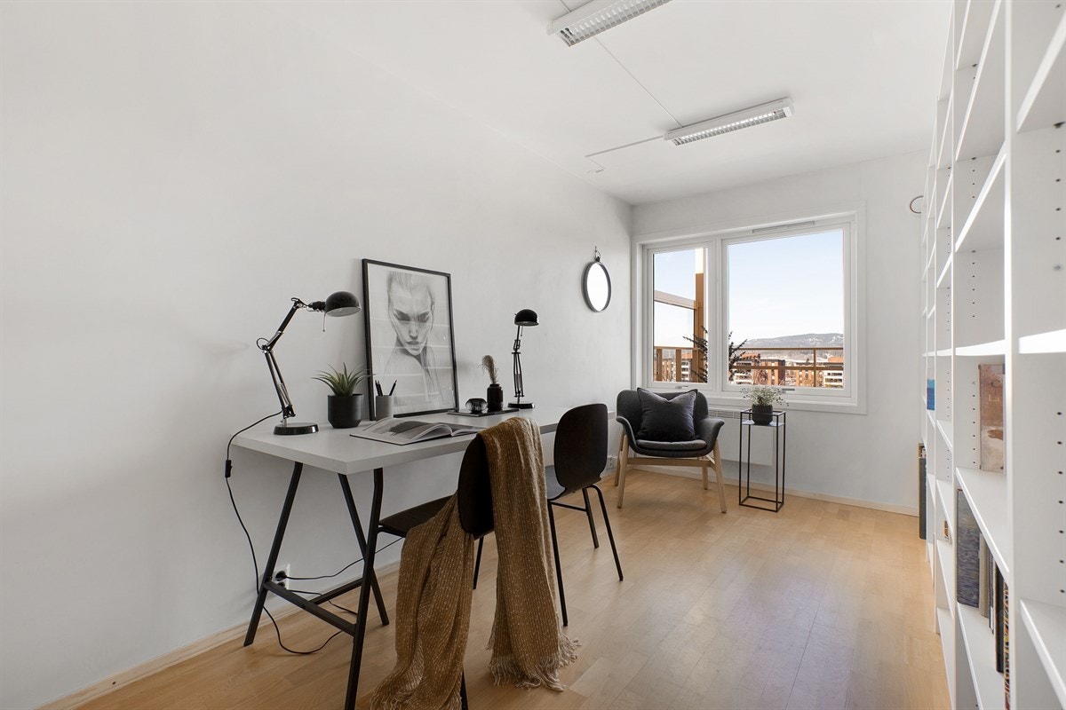 Soverrom V/ kontor. Galleribilde