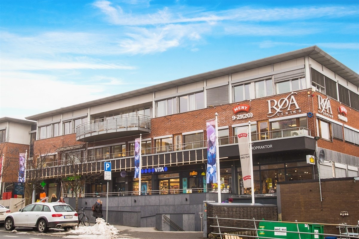 Kjøpesenter med vinmonopol og alt av servicefasiliteter i Røa Sentrum Galleribilde