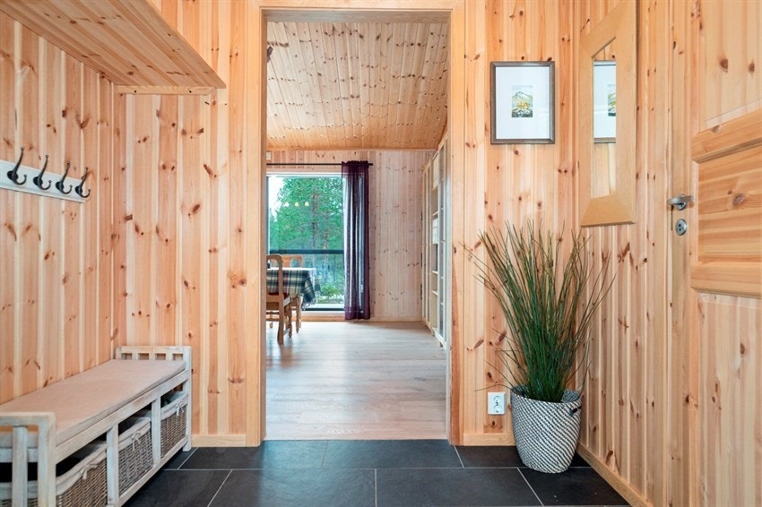 Hyggelig entré med adkomst til vaskerom. Galleribilde