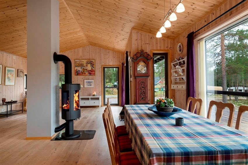 God plass til spisebord i stuen. Galleribilde