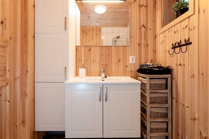 Godt med skapplass på badet. Galleribilde