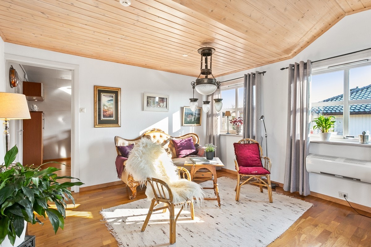 Stue med inngang til kjøkken Galleribilde