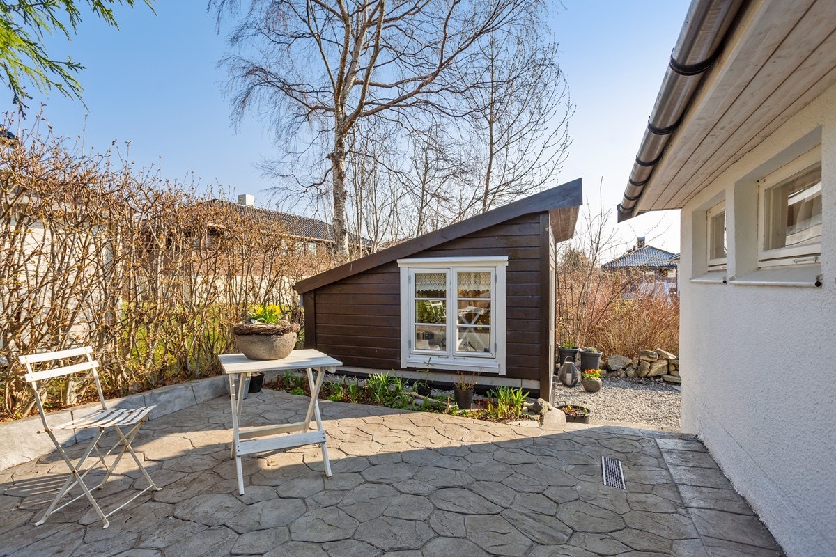 Utestue på østsiden av boligen Galleribilde