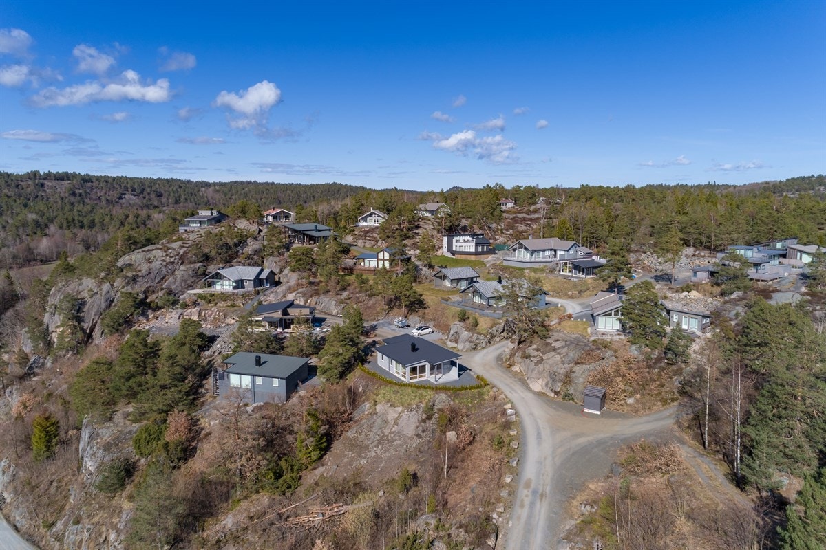 Sjønær beliggenhet med sol fra morgen til kveld Galleribilde